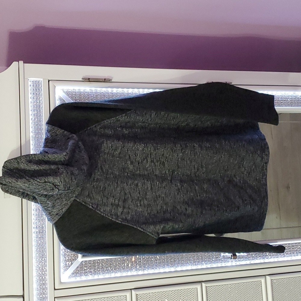 Hoddie - Picture 3 of 4